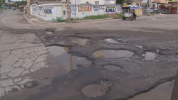 Baches y más baches en Villa Bonita