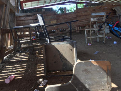 Estudiantes quieren cambiar "chiquero", por una nueva aula