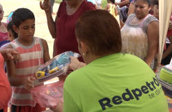 Entrega Red Petroil y FODEN apoyos a niños en situación vulnerable