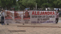 Con manta señalan a funcionarios del Ayuntamiento como culpables de la muerte de joven succionada en alcantarilla
