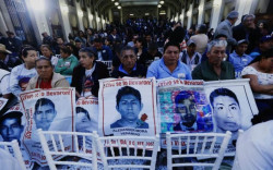 Se reúne AMLO con Padres de Familia, caso Ayotzinapa