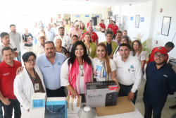 Seguro Popular  entrega  equipo de última tecnología en química seca