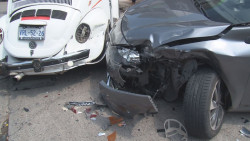 Nuevo accidente tipo carambola se registra en la colonia Almada