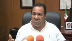 Culpa el Alcalde a Pucheta de permisos irregulares de construcción