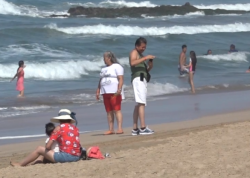 En puente patrio, incrementan rescates en playas mazatlecas