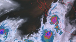 Huracán Lorena se aleja de las costas sinaloenses pero seguirán las lluvias