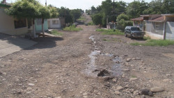 Fuga de agua en la Gustavo Díaz Ordaz