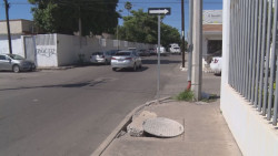 Registro sin tapadera por la calle Luis de la Torre en la colonia Gabriel Leyva