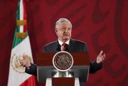 Restos de José José viajarán en avión militar a México, confirma presidente