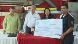 Entregan estímulos económicos a bomberos de Los Mochis