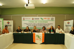 Firman un convenio de colaboración CECyTE Y CEPAVIF