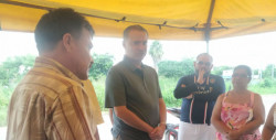 Quirino atiende personalmente a desalojados de San Fernando