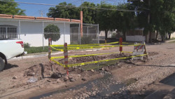 Fuga de aguas negras en la 6 de enero