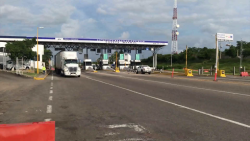 En calma aparente accesos carreteros de Mazatlán