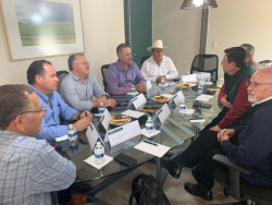 Gobernador de Sinaloa y dirigentes agrícolas se reúnen con titular de Segalmex