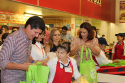 DIF Sinaloa y Casa Ley se suman a la jornada de distribución de 2 mil bolsas reutilizables