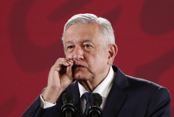 Se burla AMLO del Banco Mundial
