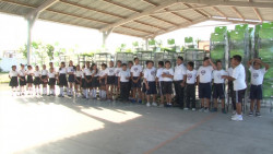 De fiesta primaria de la Toledo Corro, reciben mobiliario