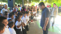 Ahome atiende necesidades escolares en la Sindicatura Gustavo Díaz