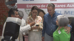 TELMEX dona a DIF Sinaloa mil 460  auxiliares auditivos