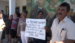 Llevan protesta al Ayuntamiento, claman por certeza en sus viviendas