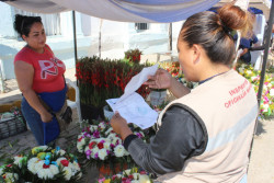 Va Oficialía Mayor por ambulantes sin permisos en Día de Muertos