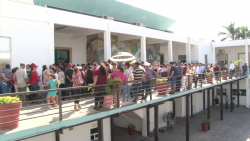 Otra vez se manifiestan ciudadanos en el Ayuntamiento