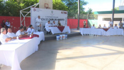 Ayuntamiento lleva apoyos a El Guayabo