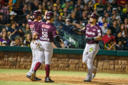 Tomateros logra remontada y derrota a Cañeros 12-11