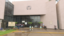 Denuncian derechohabientes del IMSS falta de sensibilidad en el área de oncología