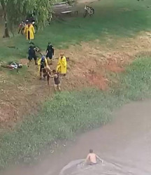 Hombres se arroja al río para evitar ser detenido