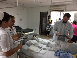 Reciben primera parte de aguinaldo trabajadores de salud