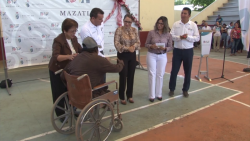 Entrega DIF Mazatlán apoyos a discapacitados y adultos mayores