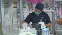 Realizan análisis para mejorar las condiciones salariales del sector salud
