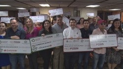 Entregan 60 créditos REDFOSIN a pequeños empresarios