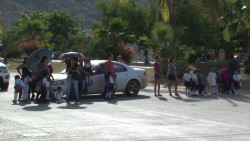 Toman el kinder y bloquean avenida en Santa Teresa