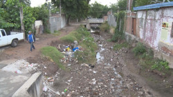 Arroyo de la CNOP en malas condiciones