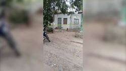 Encuentran a mujer muerta en su casa