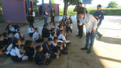 Llevan 'Lunes Cívico' y apoyos a Los Algodones, Ahome