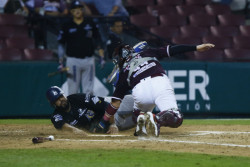 Algodoneros vence 6-1 a Tomateros y empata la serie