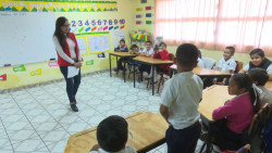Maestra de primaria pide apoyo para sus alumnos