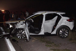 Mueren dos personas y seis resultan heridas en accidente de carretera