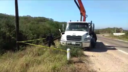 Muere hombre tras caerle poste encima