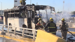 Se incendia unidad del transporte urbano