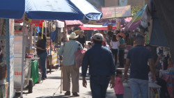 Acuden peregrinos a La Lomita