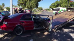 Se registra volcadura, presumiblemente el conductor conducía ebrio