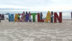 Miles de turistas visitan el puerto en fin de año