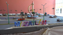 Lleva a Mazatlán en la cochera y en su corazón