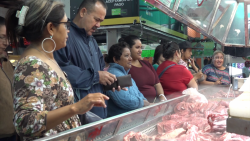 Preparados los mazatlecos para la cena de Año Nuevo