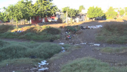 En malas condiciones arroyo en la Progreso